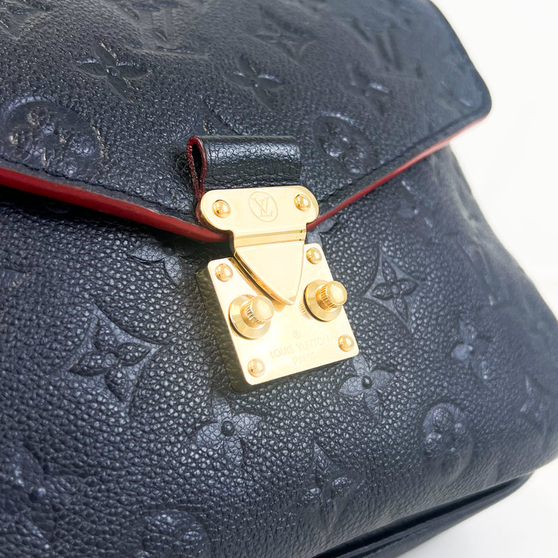 Louis Vuitton Pochette Metis in Marine Rouge