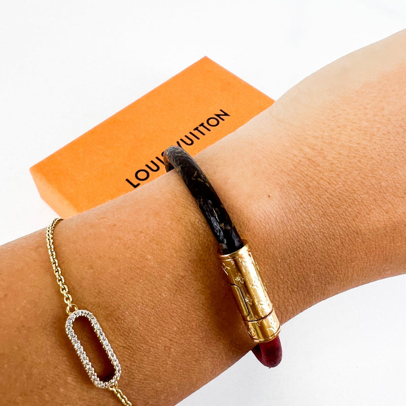 Daily confidential store bracelet