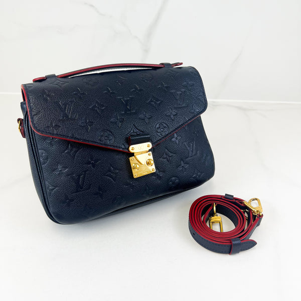 Louis Vuitton Pochette Metis in Marine Rouge